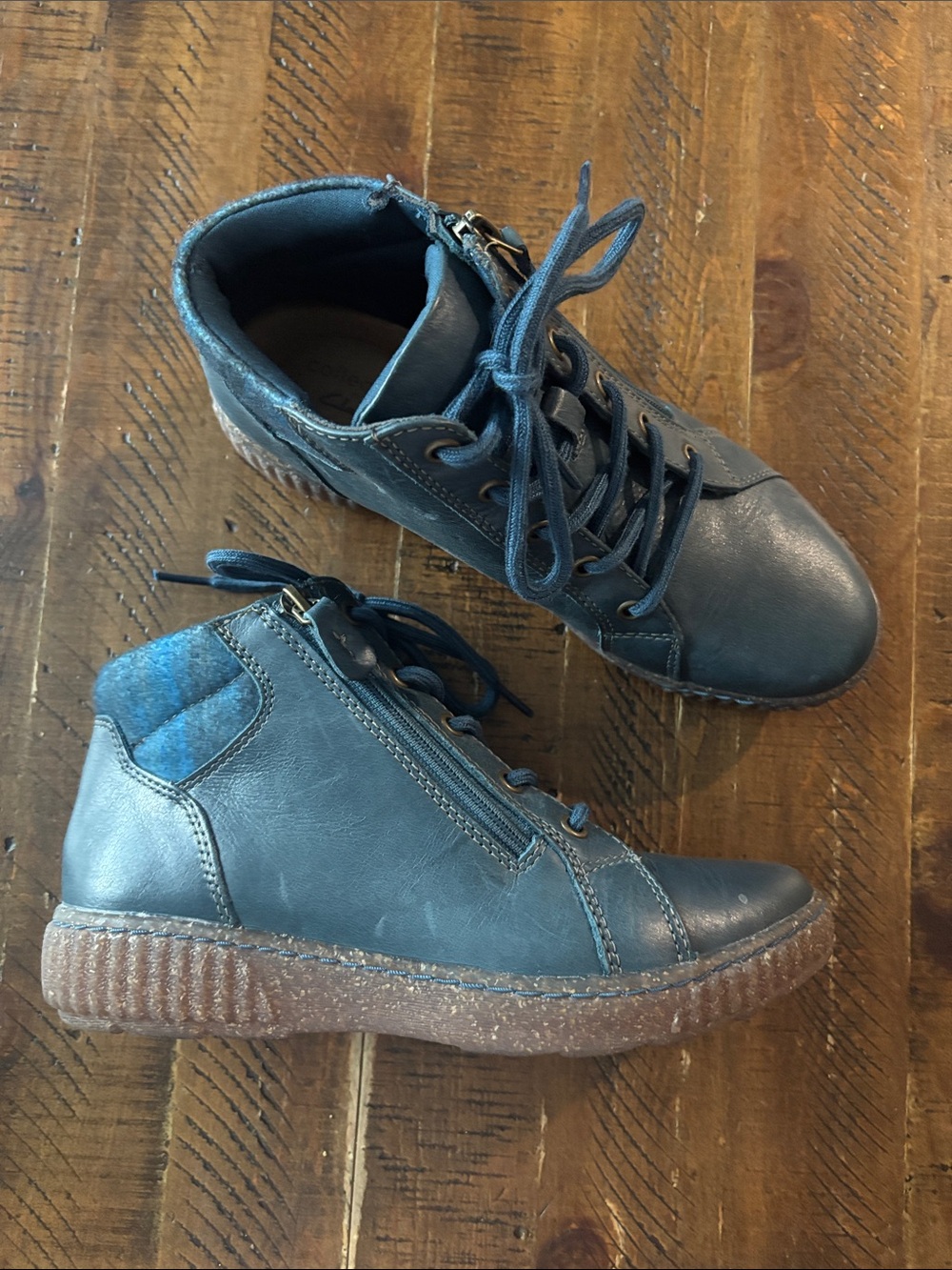 Clarks Caroline Park High Top Sneakers Booties Blue Leather Womens Size 7